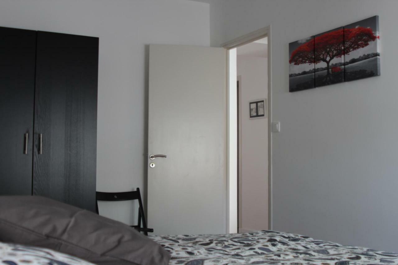 Gite Les 3 Tours 1E Etage Carcassonne Exterior photo